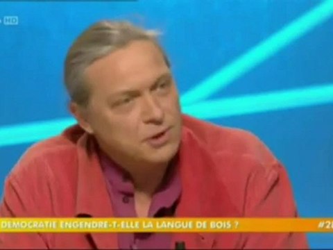 Il y a deux erreurs par rapport à la théorie du complot. La première c'est d'en voir partout et la deuxième c'est d'en voir nulle part ! - Franck Lepage