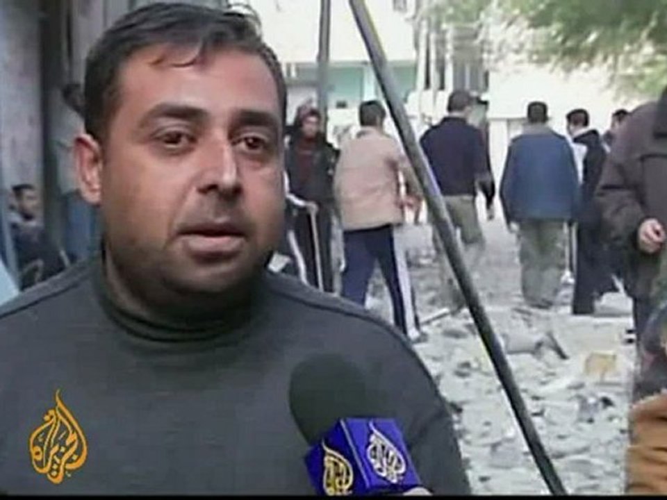 Israel launches ground offensive in Gaza - 04 Jan 09