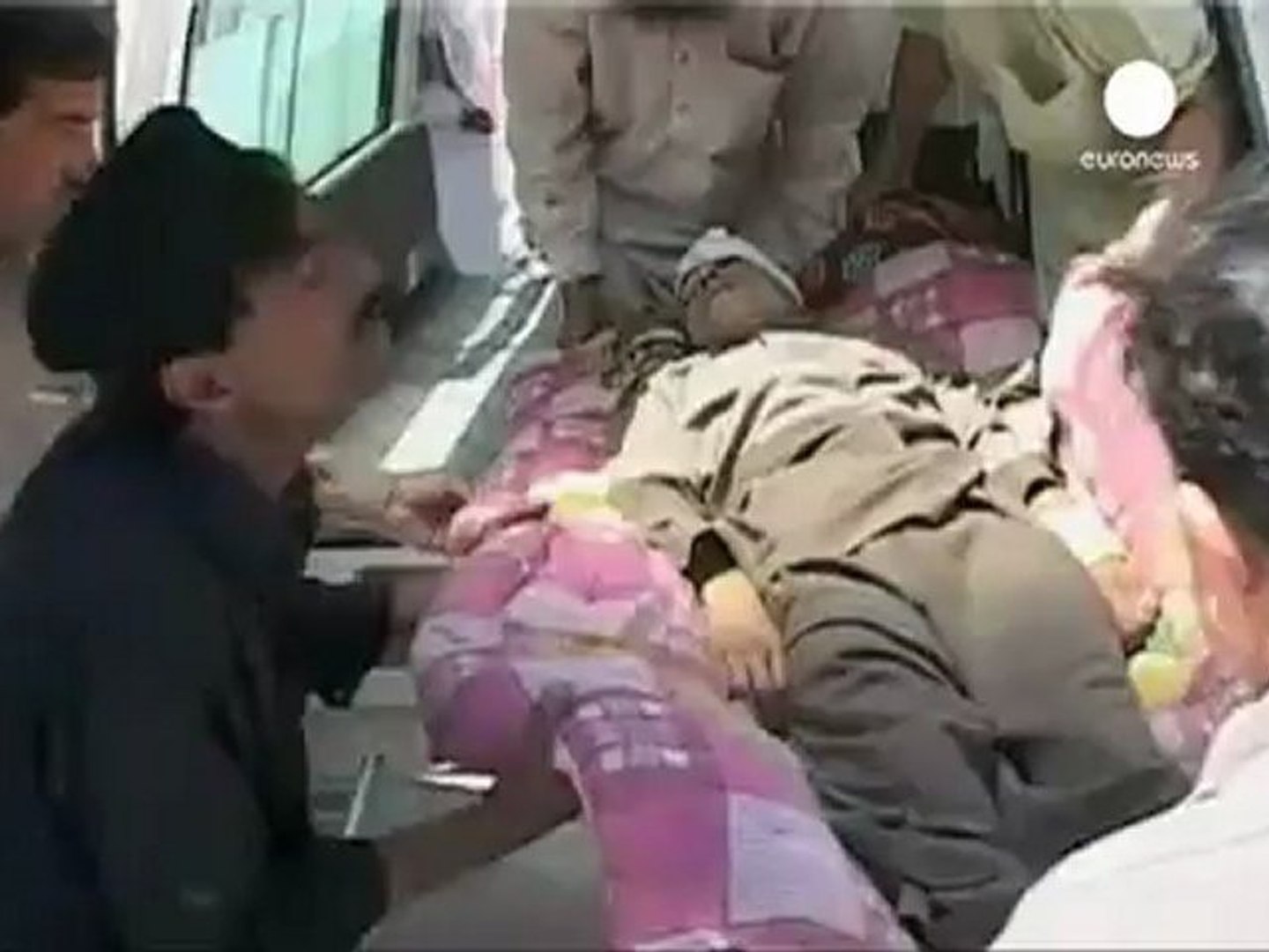 Pakistan bomb kills 20