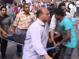 Continúa la violencia en Egipcio a tres semanas de las...