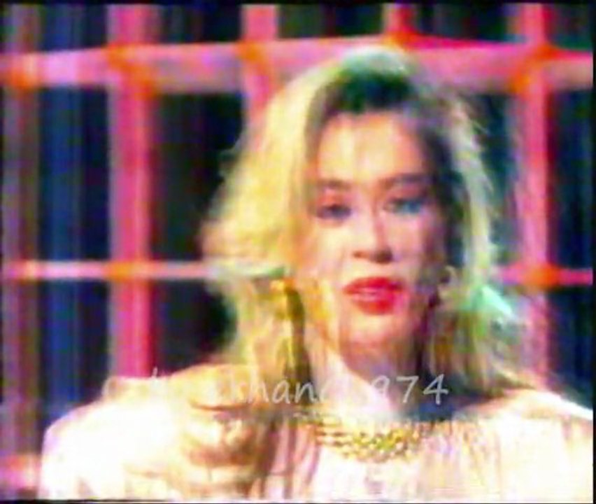 Zerrin Özer - AGLAYAMIYORUM video NOSTALJI tv 1