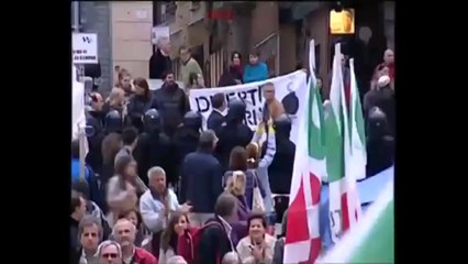 don Gallo - Gli auguri dal palco del Pd (04.05.12)