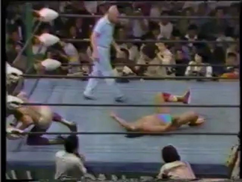 Mil Mascaras vs Mighty Inoue