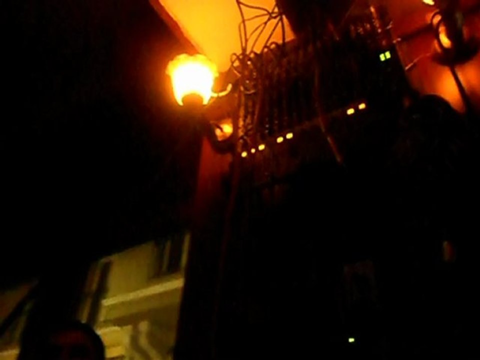 kenan balyemez   (belalım) canlı sahne performansı  iyi seyirler..:)