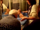 01122007 bain avec mamie