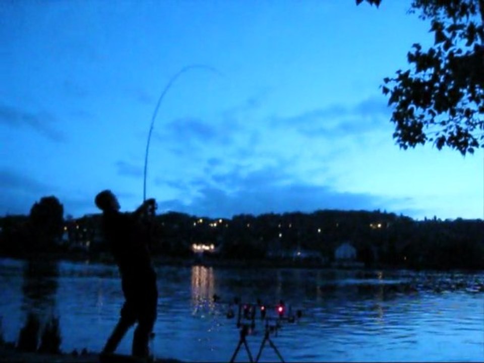 Départ carpe de nuit beau rush KIKI TEAM CARPISTE carp run fishing