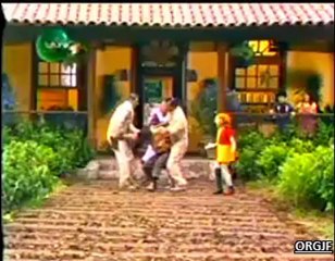 SÍTIO DO PICAPAU AMARELO : BARRACO - Nastácia dá umas vassouradas nos Piratas