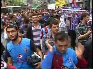 Trabzonsporlu taraftarlardan TFF'ye tepki yürüyüşü