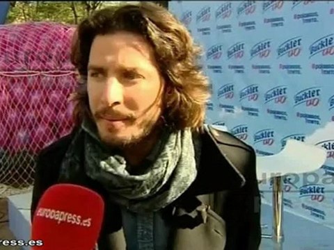 Manuel Carrasco apoya la 'marea rosa'