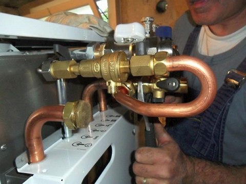 Lorient - Chaudière à condensation INSTALLATION par Christian KERLO plombier chauffagiste