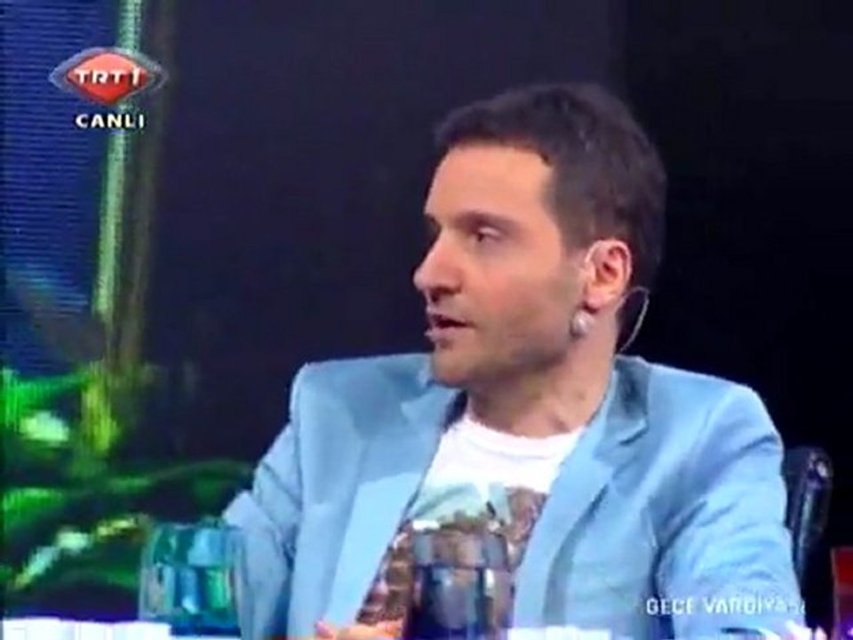 sinan özen aslı güngör ben seni sevdim şarkısı hakkında sohbet trt1 gece vardiyası programı