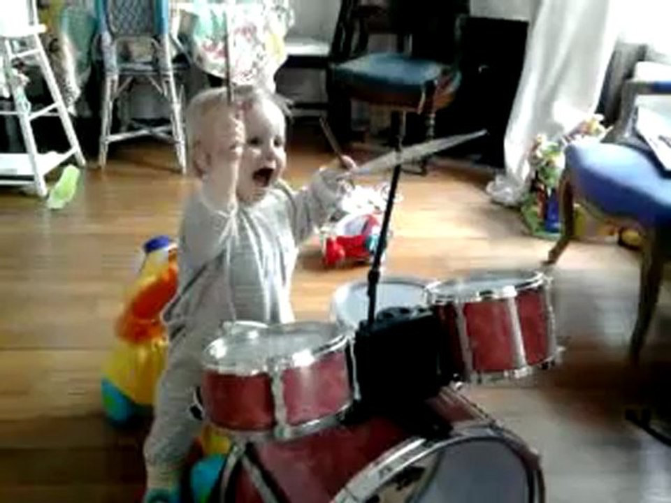 "Shake it baby" le bébé batteur
