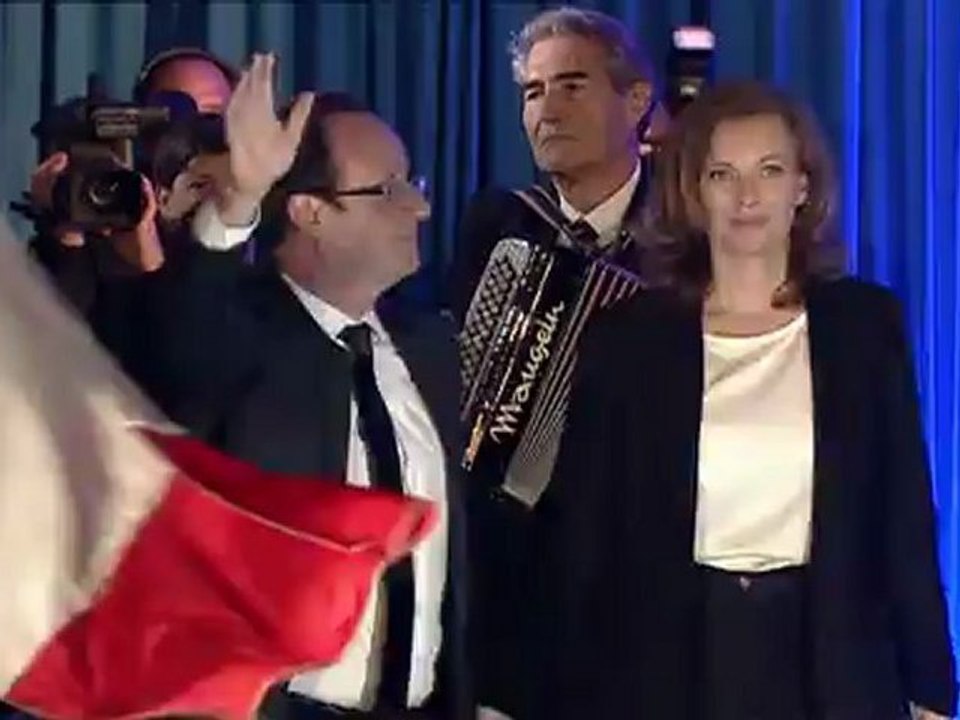 Tulle: bain de foule pour François Hollande et Valérie Trierweiler