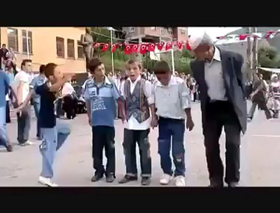 Küçük Uşaklardan Süper Horon !!