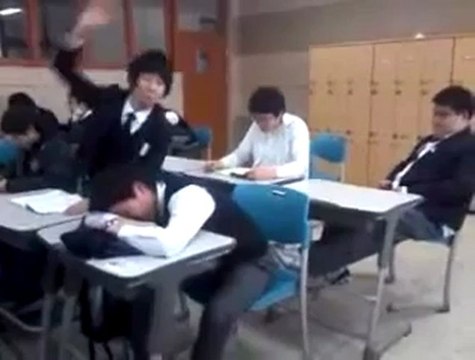 Claque invisible en classe
