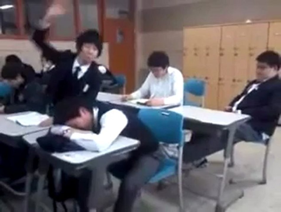 Claque invisible en classe