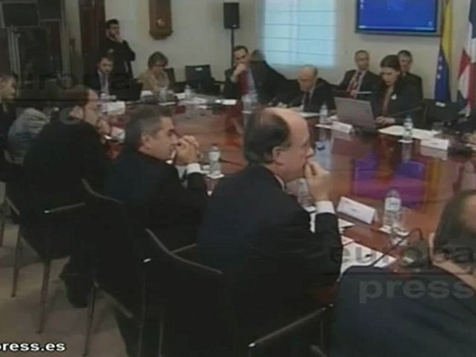 Rajoy no descarta inyectar dinero público en la banca