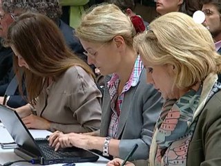 Merkel: "Hollande ile çalışmaya hazırım"