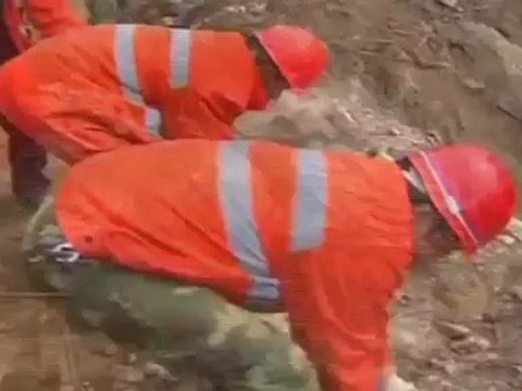 Landslide Hits Tibet Forcing Tourists to Evacuate