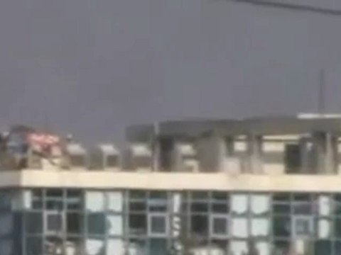 فري برس حمص القناصة على مبنى البتروكيماء حمص ديربعلبة 7 5 2012 Homs