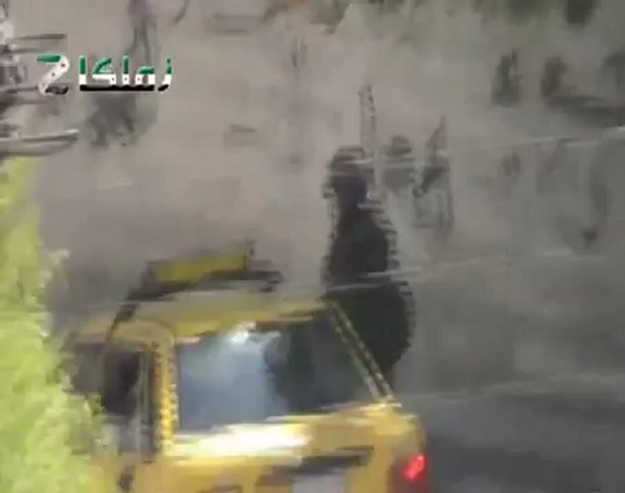 فري برس زملكا   ريف دمشق   انتشار كتائب الأسد في محيط مستوصف زملكا 7 5 2012 ج2 Damascus