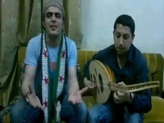 فري برس  ادلب فنان الثورة في معرة النعمان مقطع رااائع لحمص 6 5 2012 Idlib