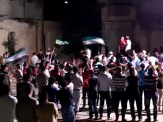 فري برس حماة المحتلةطريق حلب التوحيد  مسائية رائعه   2012 5 6 Hama