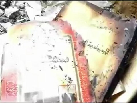 فري برس ادلب جرجناز تعليق ناشط سوري يتحدث بالانكليزية عن حرق منزل الناشط محمد الدغيم بعد اقتحام جيش الأسد لمدينة جرجناز وحرق مكتبة تتألف من