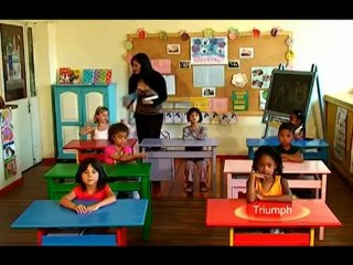 MADAGASCAR SPOT PUB CAHIERS "TRIUMPH" avec MANOU