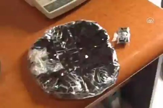 Şapkadan uyuşturucu çıktı