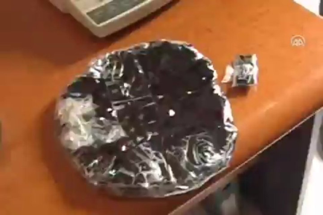 Şapkadan uyuşturucu çıktı