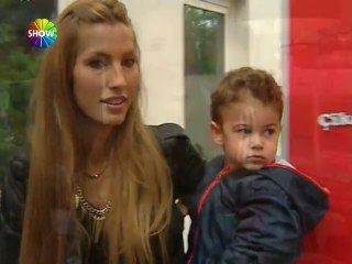 Çağla Şikel ve oğlu Kuzey ile röportaj