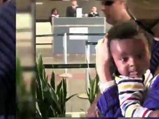 Charlize Theron mit Baby Jackson unterwegs