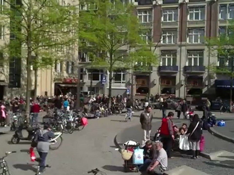 GHANTHO 56 Amsterdam De Bijenkorf .foto Alyas Hanna .