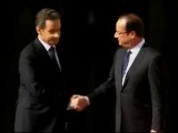 Nicolas Sarkozy accueille François Hollande sur le perron de l'Elysée