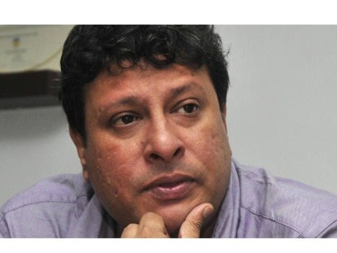Paan Singh Tomar Director Tigmanshu Dhulia Takes Up Hamlet - Bollywood Gossip