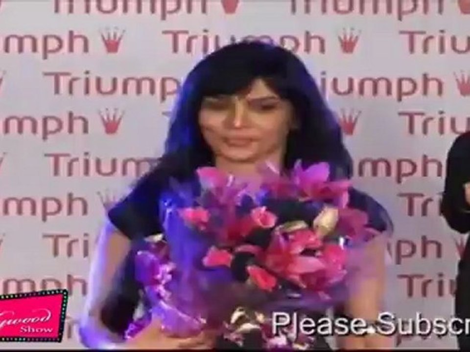 Hot Models Without Bra