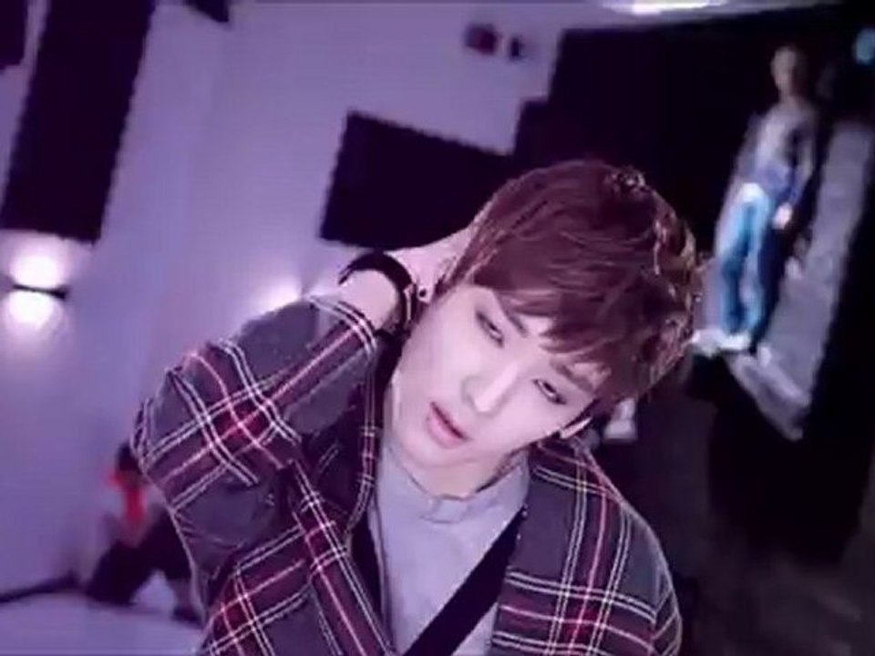 ukiss vs. insan3 mashup