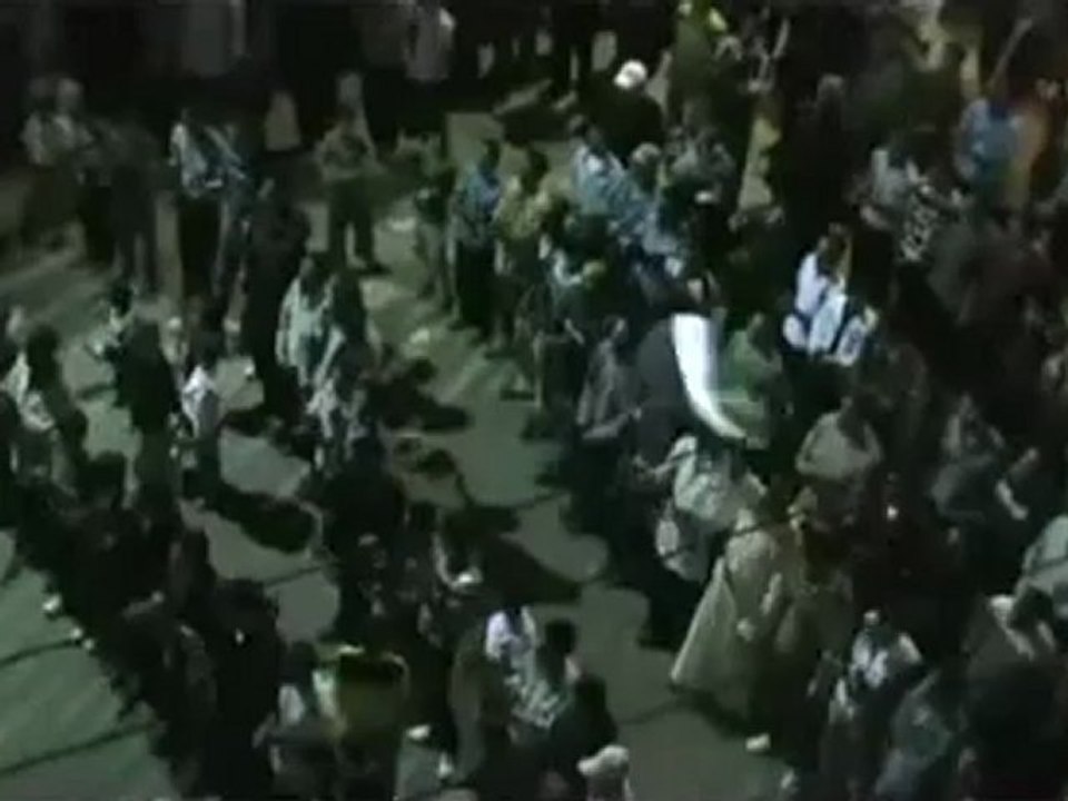 فري برس حمص الصامدة أحرار الوعر مسائية رغم الترهيب 8 5 2012 ج1 Homs