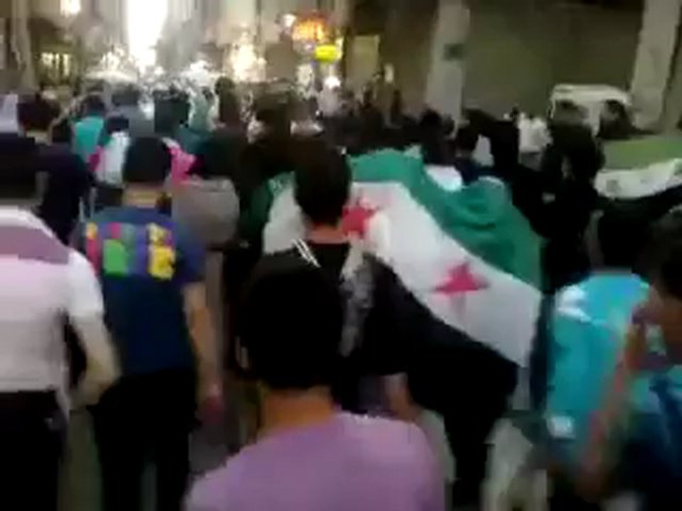 فري برس حلب  صلاح الدين  مظاهرة مسائية  أمام جامع الخضر 8 5 2012 Aleppo