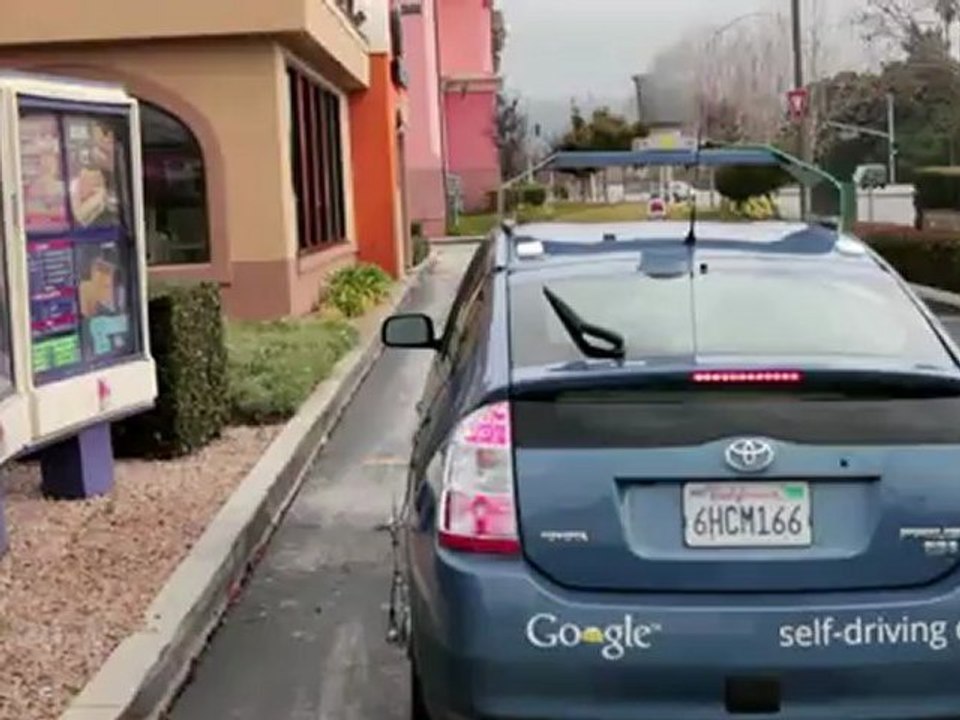 Etats-Unis: Google teste une voiture qui se conduit toute seule