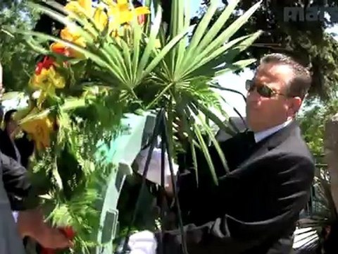 La fédération socialiste, Jean-Noël Guérini et Michel Vauzelle commémorent aussi la disparition de Gaston Defferre