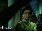 Bollywood Old Classic Hits - Bhari Duniya Mein Aakar - Do Badan - Asha Parekh  Manoj Kumar - videosongsonline.com