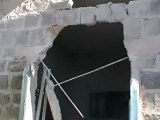 فري برس  ادلب احد المنازل المتضررة جراء القصف الذي تعرضة له ناحية التمانعة في ادلب 8 5 2012 Idlib