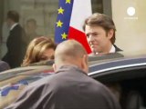 Sarkozy's cabinet ministers say au revoir