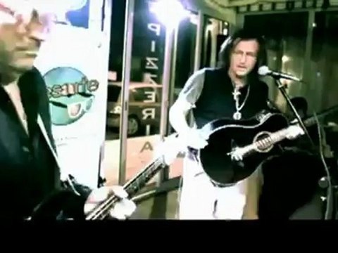 POP ROCK ESPAÑOL ► UNA TRIBU MAS ♫ Necesito un dulce (directo) ► MUSICA COPYLEFT Málaga