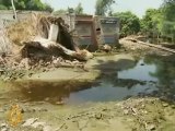 Pakistani army aids flood victims