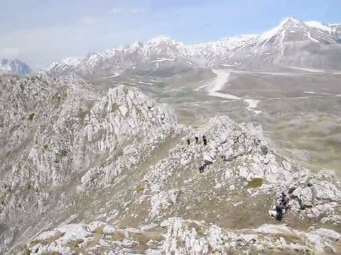 DOM.29-4-12: GRAN SASSO: ANELLO DELLE DUE CIME DEL MONTE BOLZA DA CASTEL DEL MONTE