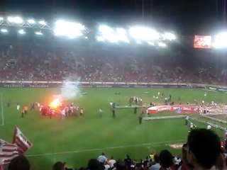 RedPlanet.gr - Αποθεώθηκε ο Βαλβέρδε