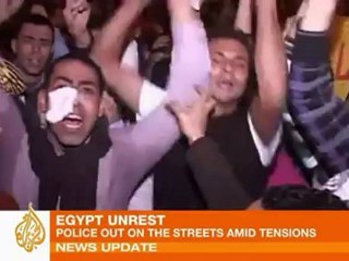 Egyptians defy security clampdown